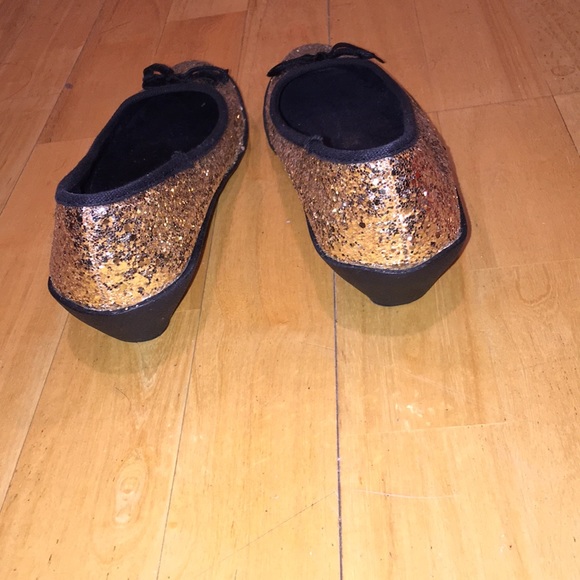 Gold sequins shoes 🐣🌟 - Picture 4 of 5